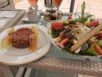 Steak tartare recipe, quintessential French dish d\'amour sip with Rose Wine
